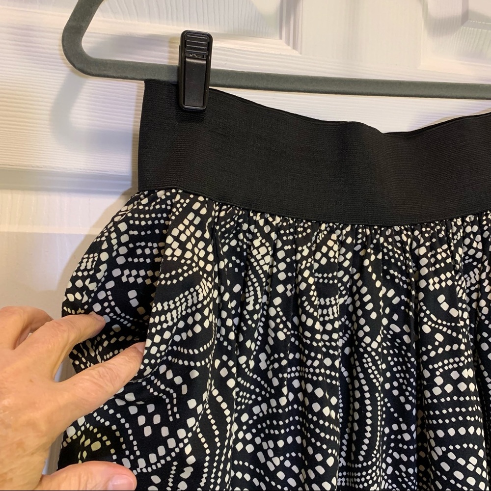 ELLE Black & White Abstract Print Skirt Size M - Picture 2 of 6